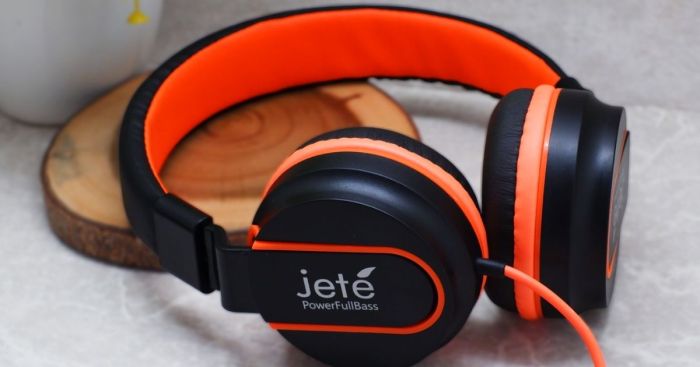 Headphone Noise Cancelling Terbaik untuk Kerja dan Traveling