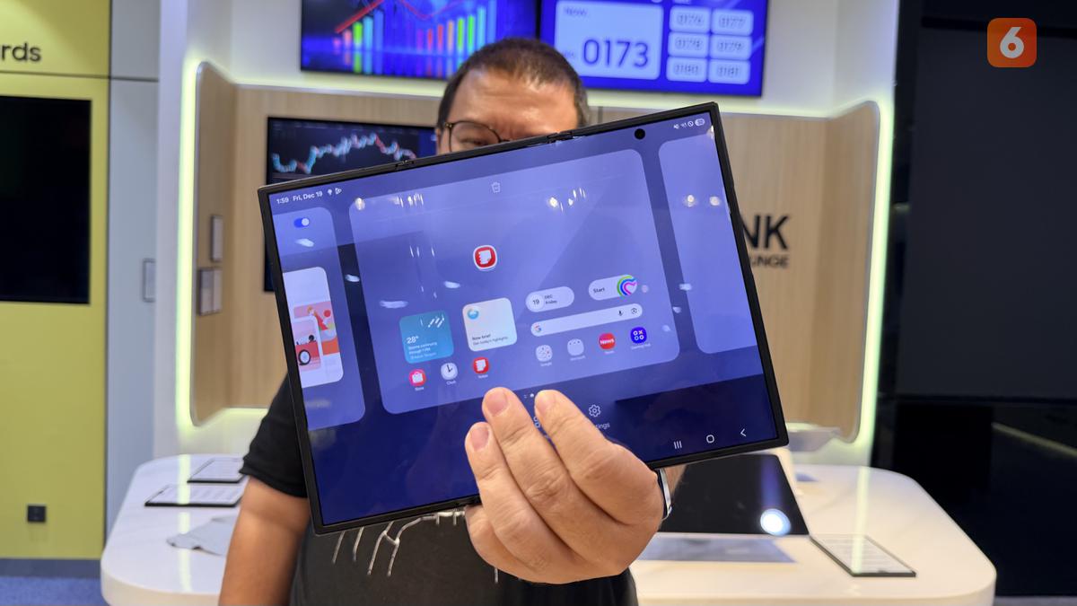 Mengenal Galaxy Z TriFold, HP Layar Lipat Tiga Pertama yang Mengagumkan