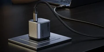 Charger Saku Ini Dapat Mengisi Baterai Laptop Dalam Waktu Singkat