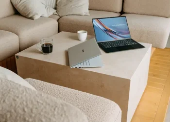 Laptop Bisnis AI Asus ExpertBook Ultra Rilis di Indonesia dan Diklaim Kebal Maling Data